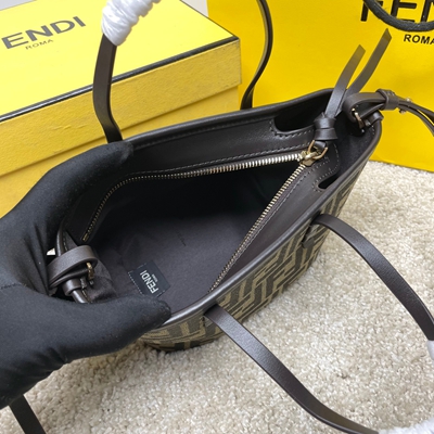 フェンディバッグ全体デザイン